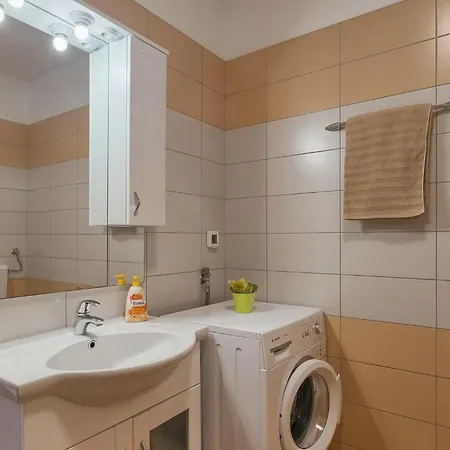 Linden Tree Nyaraló