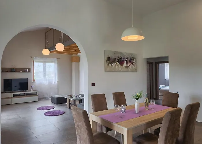 Будинок відпочинку Linden Tree