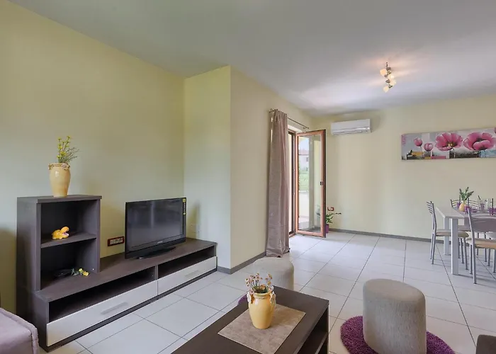 Будинок відпочинку Linden Tree *