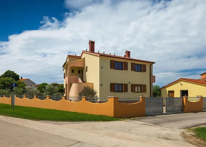 Будинок відпочинку Linden Tree