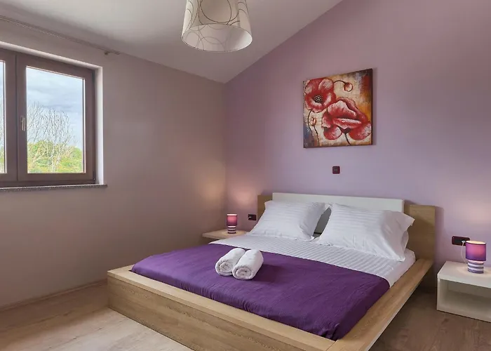 Будинок відпочинку Linden Tree Пула