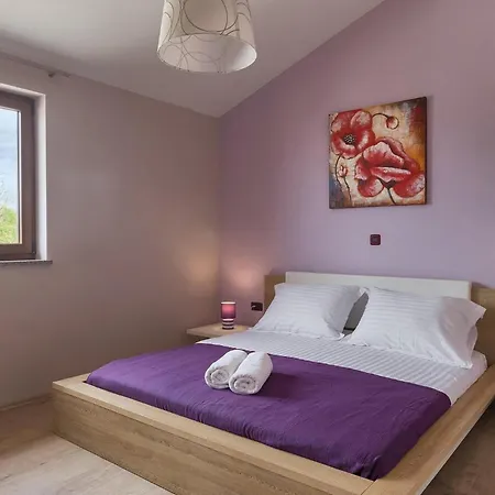 Semesterbostad Linden Tree Pula