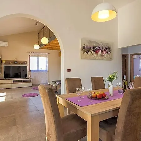 Holiday home Linden Tree