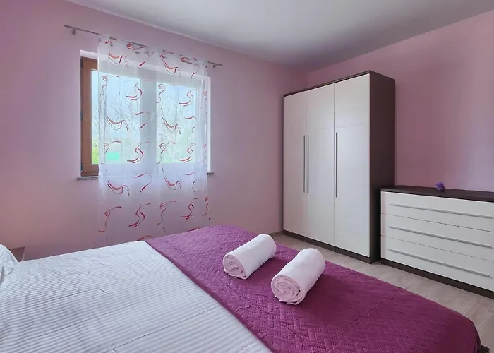 Holiday home Linden Tree