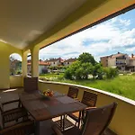 Tatil Evi Linden Tree *